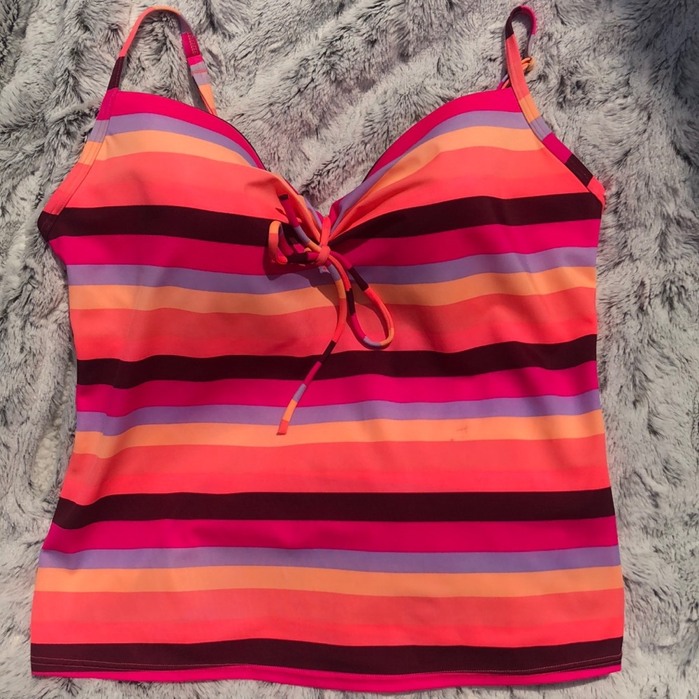 Victoria’s Secret 36ddd tankini swim top